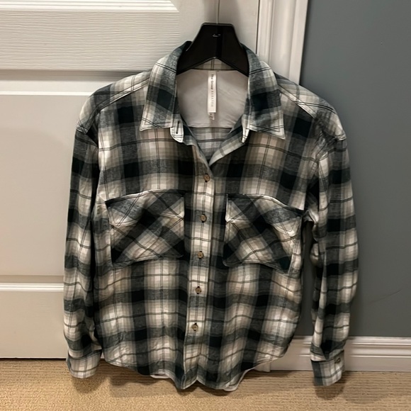 Aritzia shirt - Picture 1 of 7